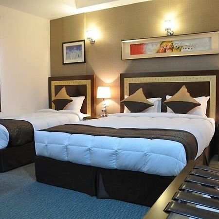 Silk Route Hotell Guwahati Exteriör bild
