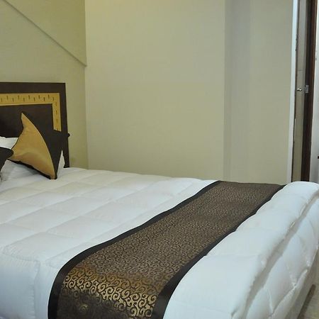 Silk Route Hotell Guwahati Exteriör bild