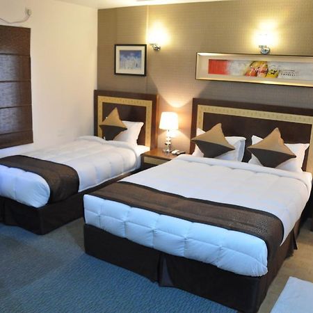 Silk Route Hotell Guwahati Exteriör bild