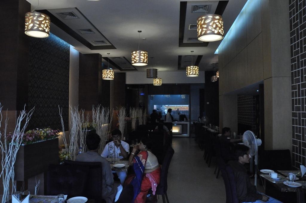 Silk Route Hotell Guwahati Exteriör bild