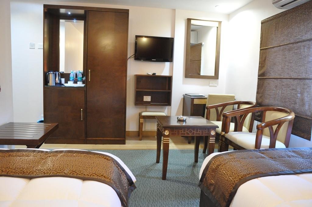 Silk Route Hotell Guwahati Exteriör bild