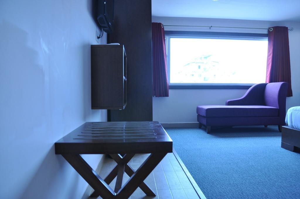 Silk Route Hotell Guwahati Exteriör bild