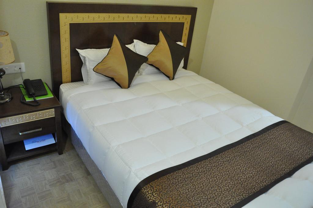 Silk Route Hotell Guwahati Exteriör bild